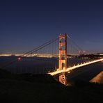 [...Golden Gate Bridge by night...]