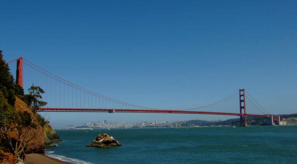 GOLDEN GATE BRIDGE