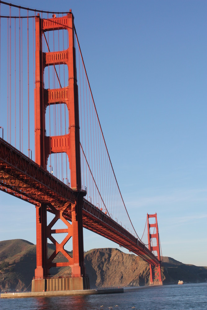 GOLDEN GATE BRIDGE