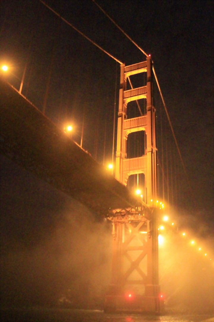 Golden Gate Bridge im Nebel