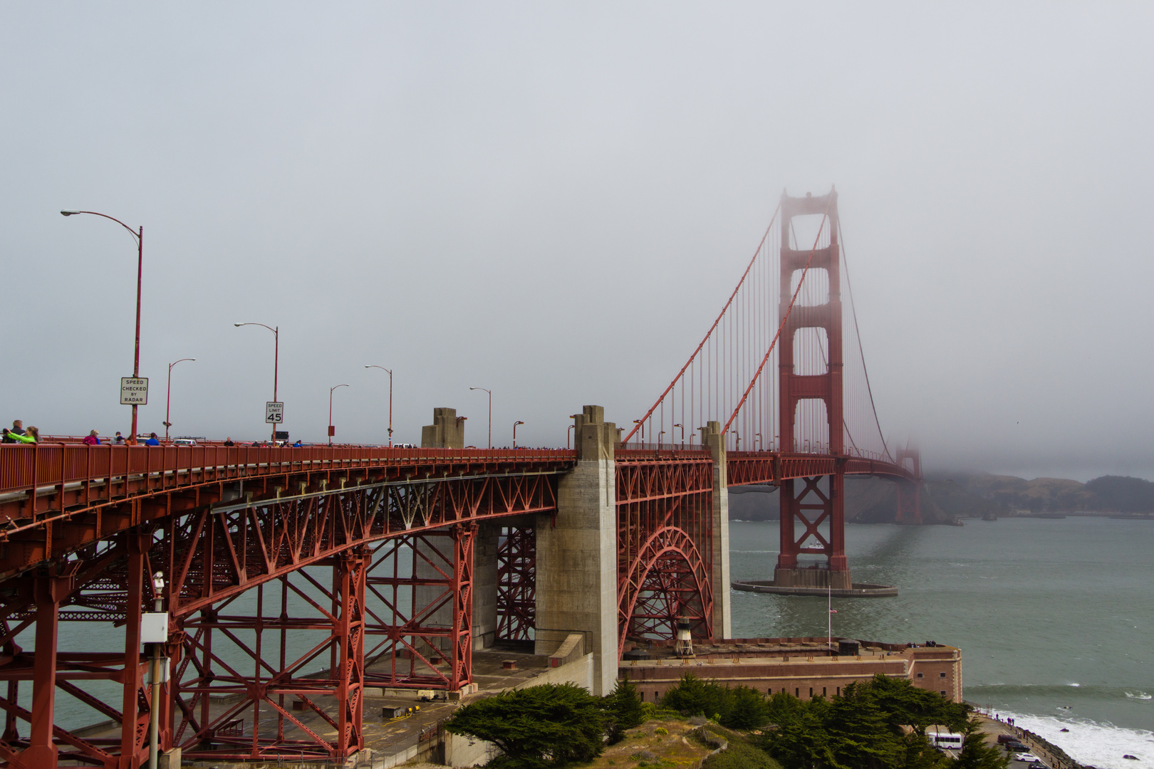 Golden Gate Bridge im Wolken verhüllt