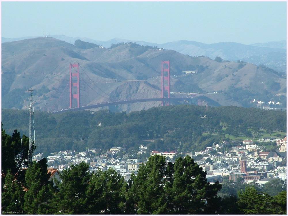 Golden Gate Bridge mal von den Twin Peaks fotografiert