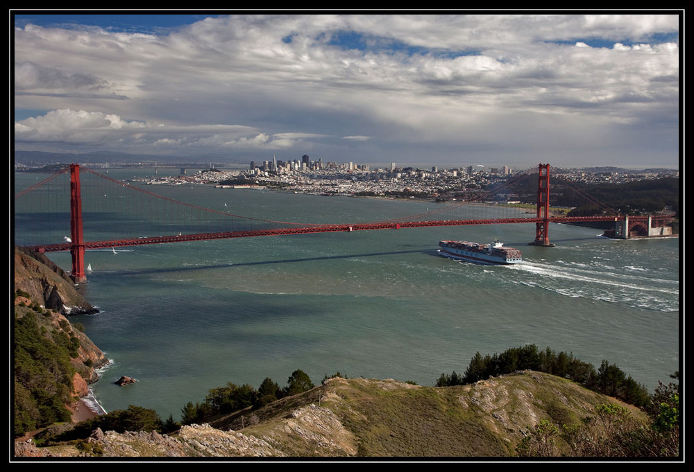 Golden Gate Bridge und skyline von SF