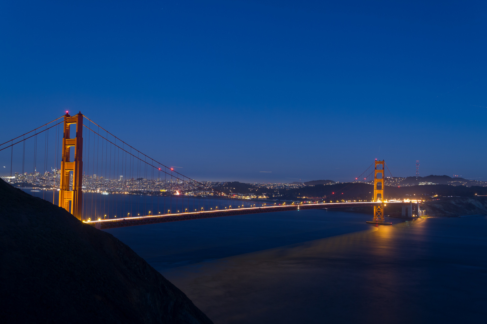 Golden Gate Bridge zur blauen Stunde
