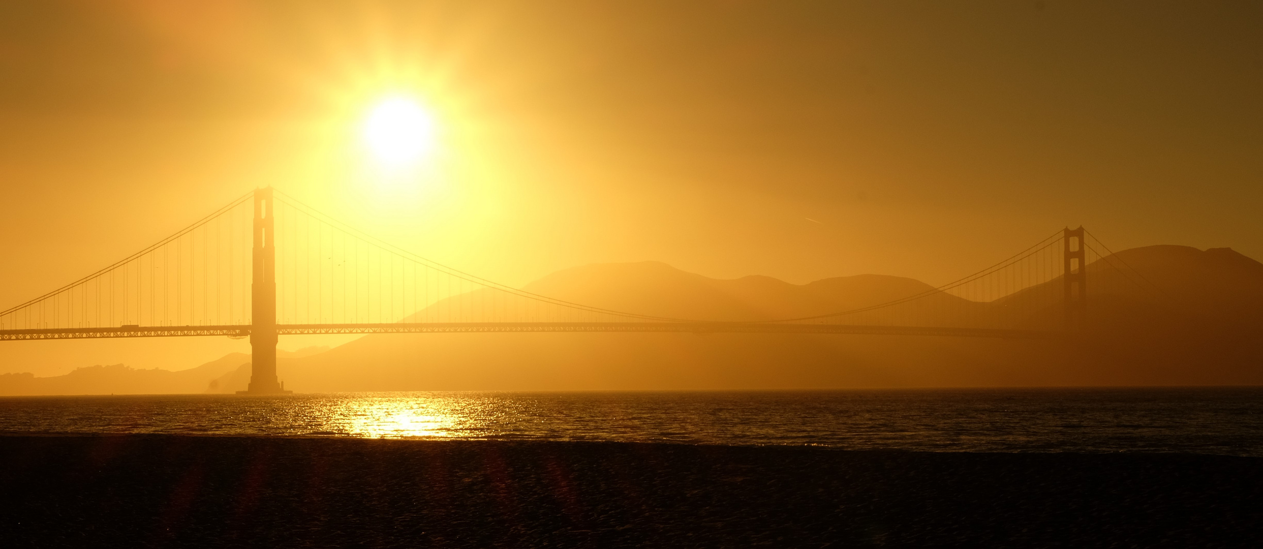 Golden Gate im goldenen Sonnenuntergang