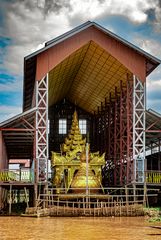 Golden gondola in its hangar