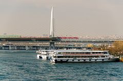 GOLDEN HORN METRO BRIDGE