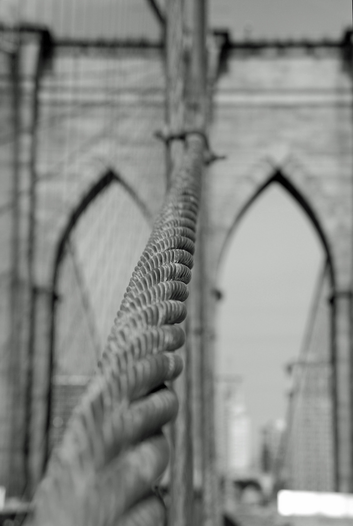 golden hour Brooklyn bridge