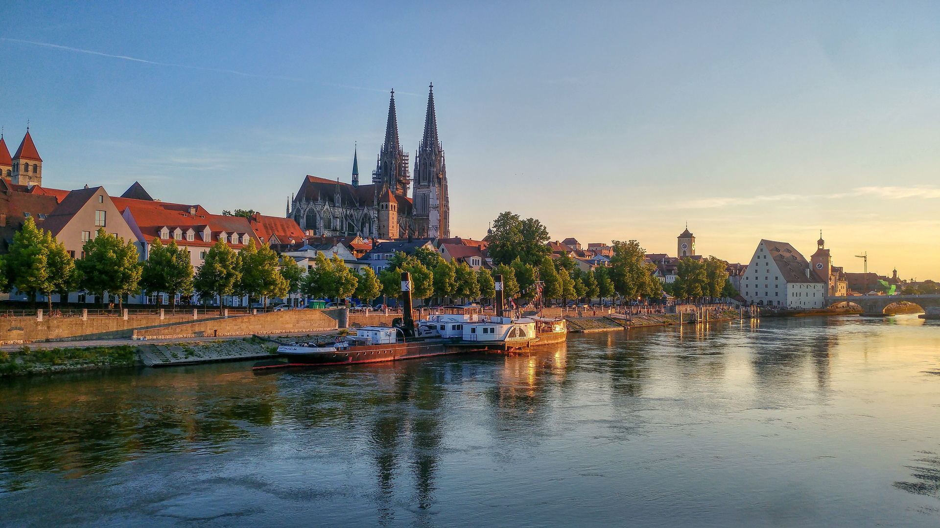 Golden light Regensburg