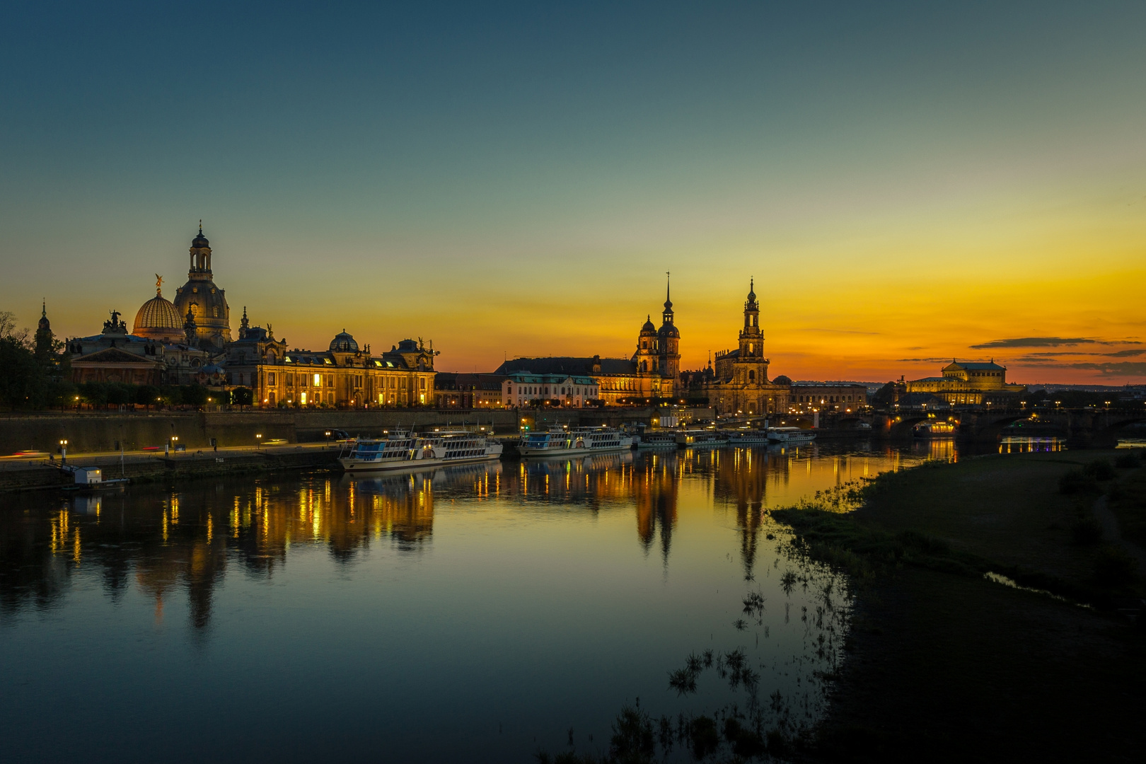 Golden night in Dresden