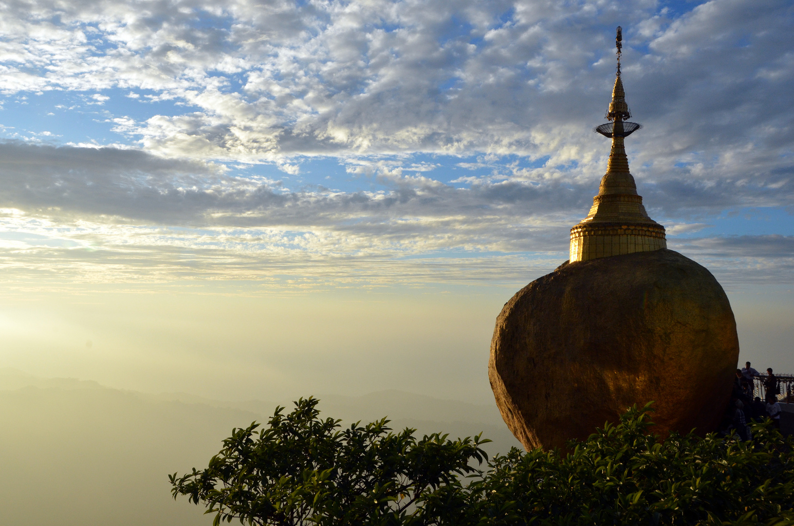 Golden Rock im Abendlicht