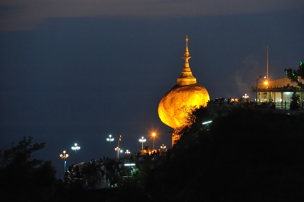 Golden Rock - Kyaikhtiyo Pagoda