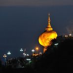 Golden Rock - Kyaikhtiyo Pagoda
