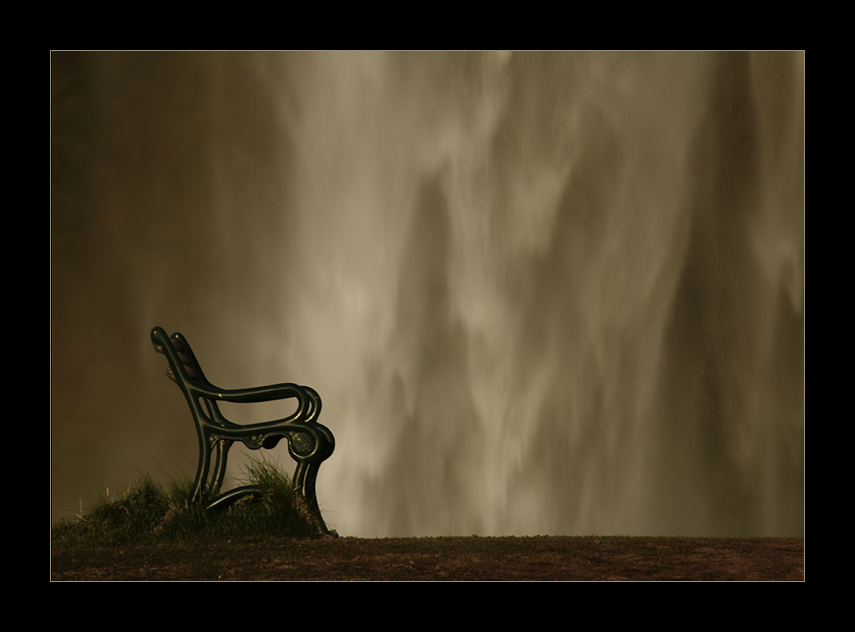 Golden Seljalandsfoss by René Sahli