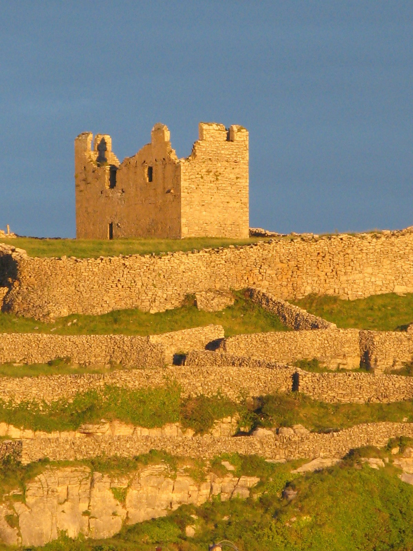 Golden sunset on Inis Oirr