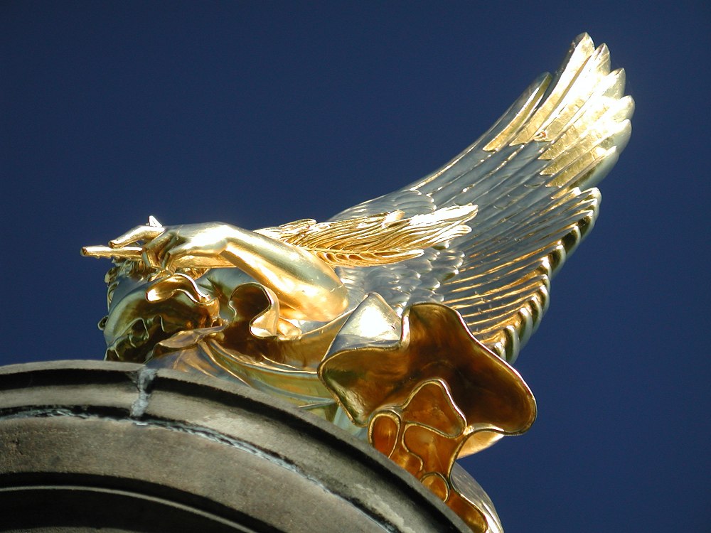 Golden Wings 2 / Denkmal in Hakenberg / Land Brandenburg