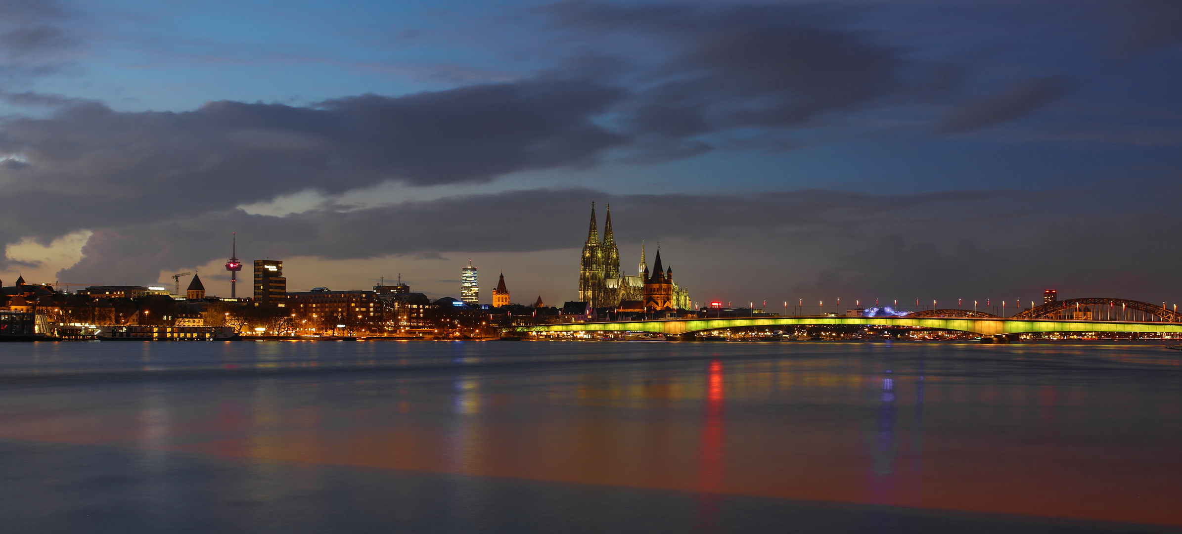 Goldene Brücke zum Dom