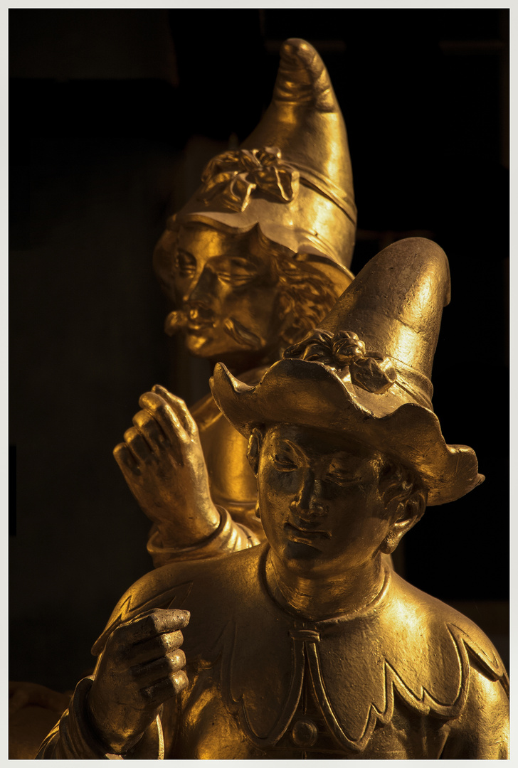 Goldene Figuren