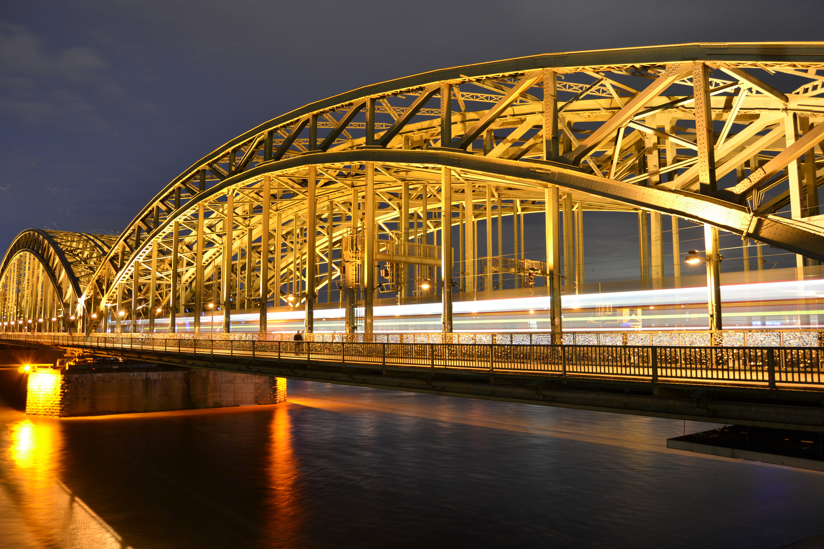 Goldene Hohenzollernbrücke