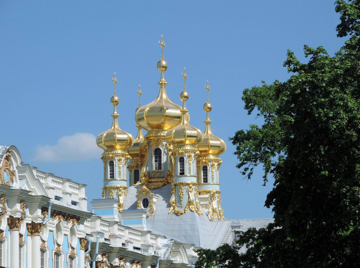 goldene Kuppeln - die Schloßkirche am Katharinenpalast