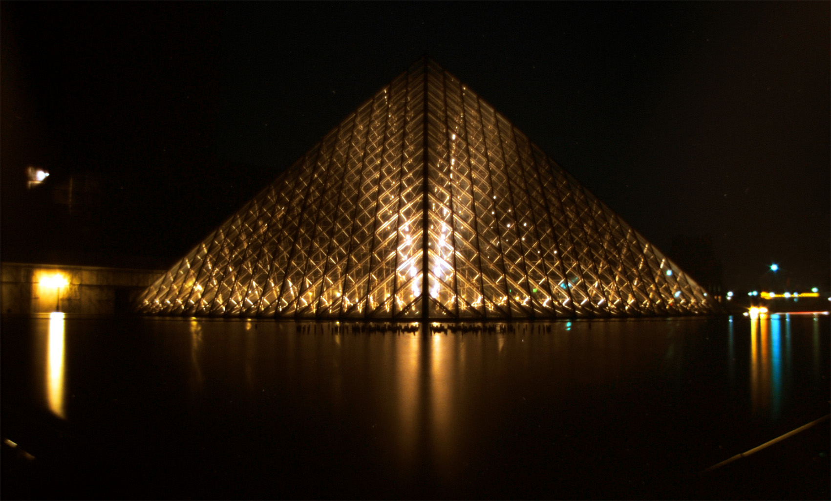 Goldene Pyramide, Louvre Paris