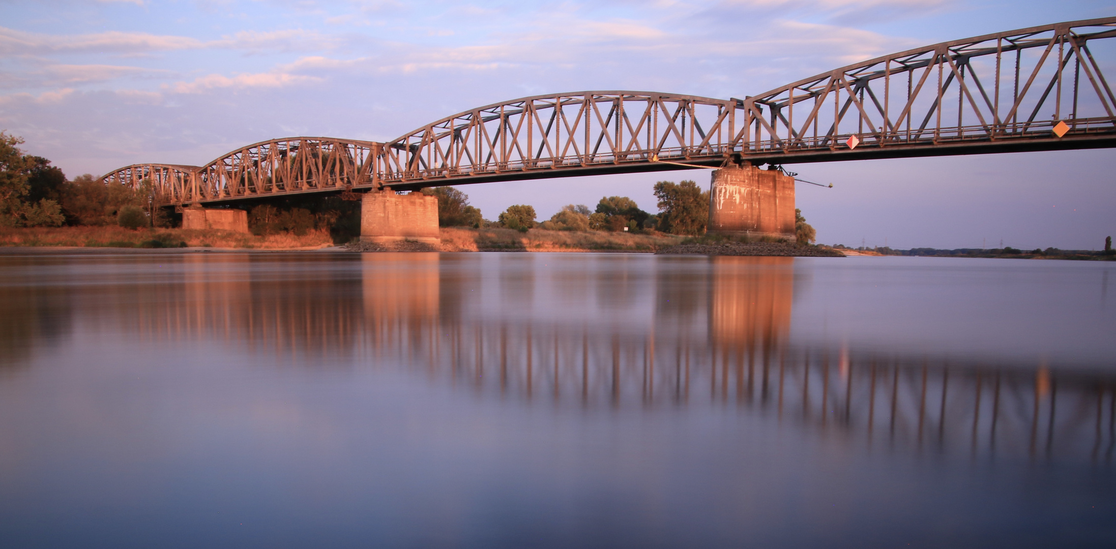 Goldene Stunde an der Alten Eisenbahnbrücke ( Kanonenbahn ) in Barby/Elbe