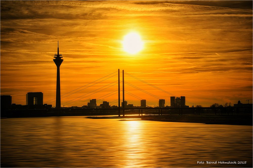 goldene Stunde über der Landeshauptstadt von NRW ....