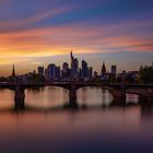 Goldene Stunde über der Skyline Frankfurt