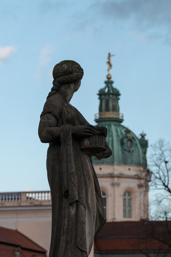 Goldene Tänzerin