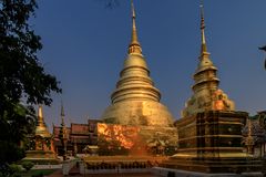 goldene tempel im abendlicht