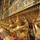 Goldene Wächter in Bangkok