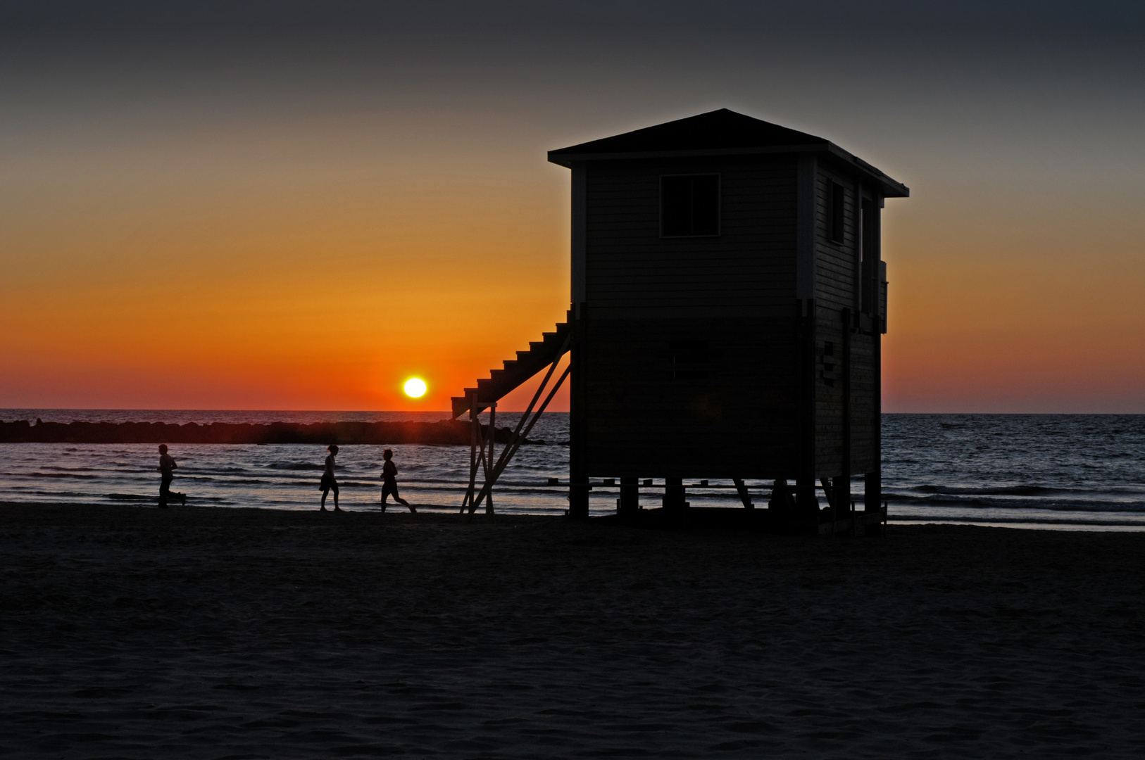 Goldener Augenblick am Strand von TEL AVIV...