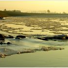 Goldener Eisgang an der Weser... - (5. der Serie: Früher gab´s Winter...) 