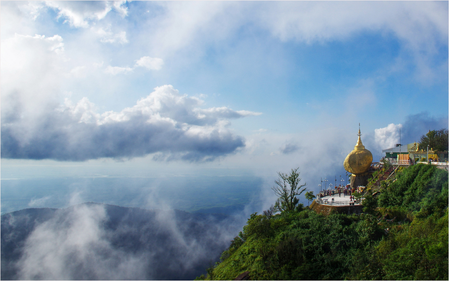 Goldener Fels in Myanmar 