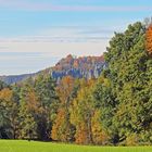 Goldener Herbst ,der Beginn des Gamrigfelsens und der Basteiblick in der Ferne...