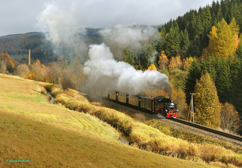 Goldener Herbst in O`thal - am Bachlauf