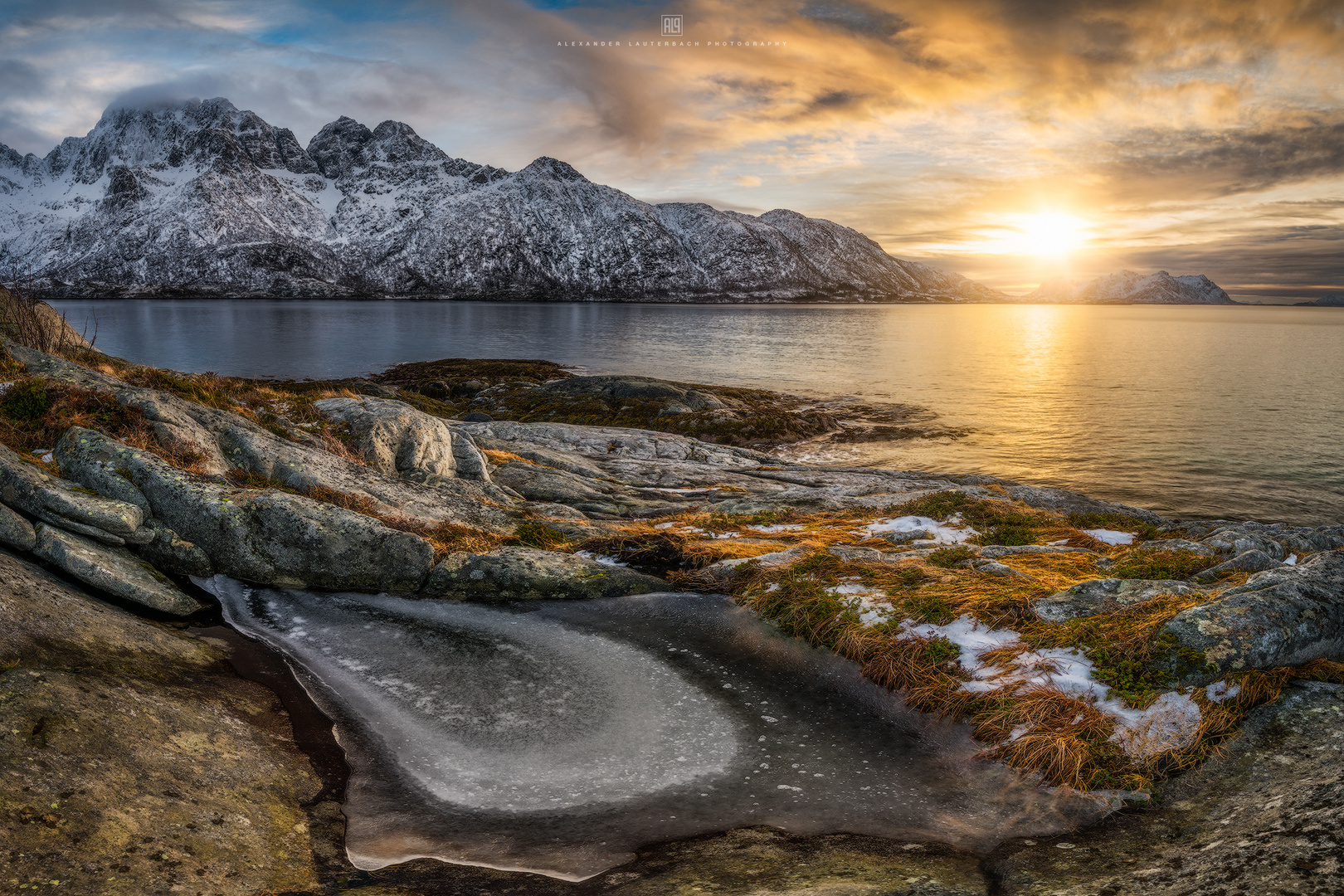 Goldener Morgen auf den Lofoten