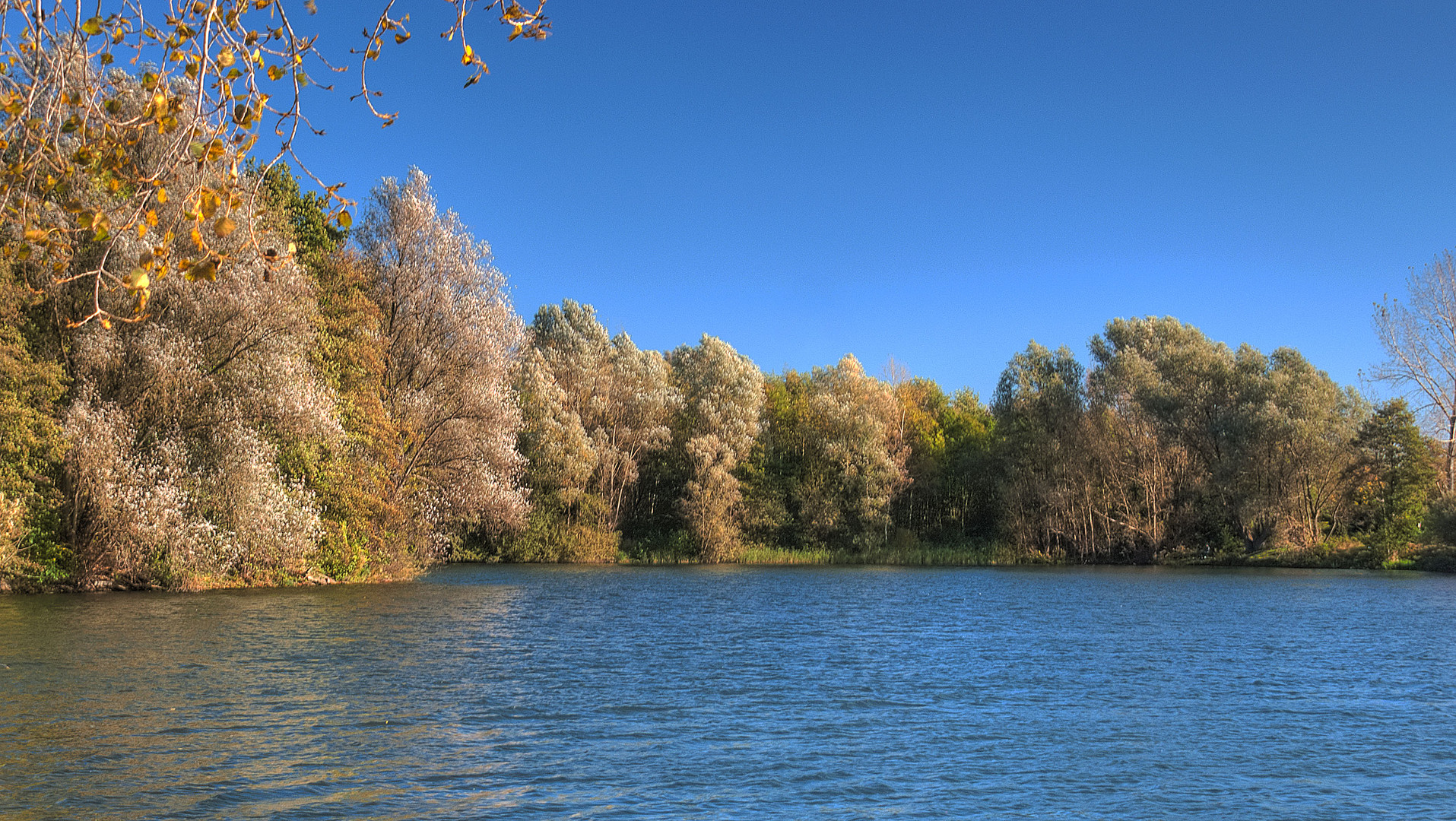 Goldener Oktober am Wilkenburgersee