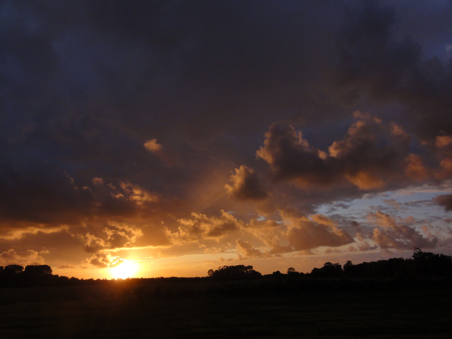 Goldener Sonnenuntergang