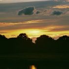 Goldener Sonnenuntergang über dem Werdersee