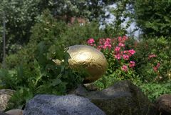 goldener stein