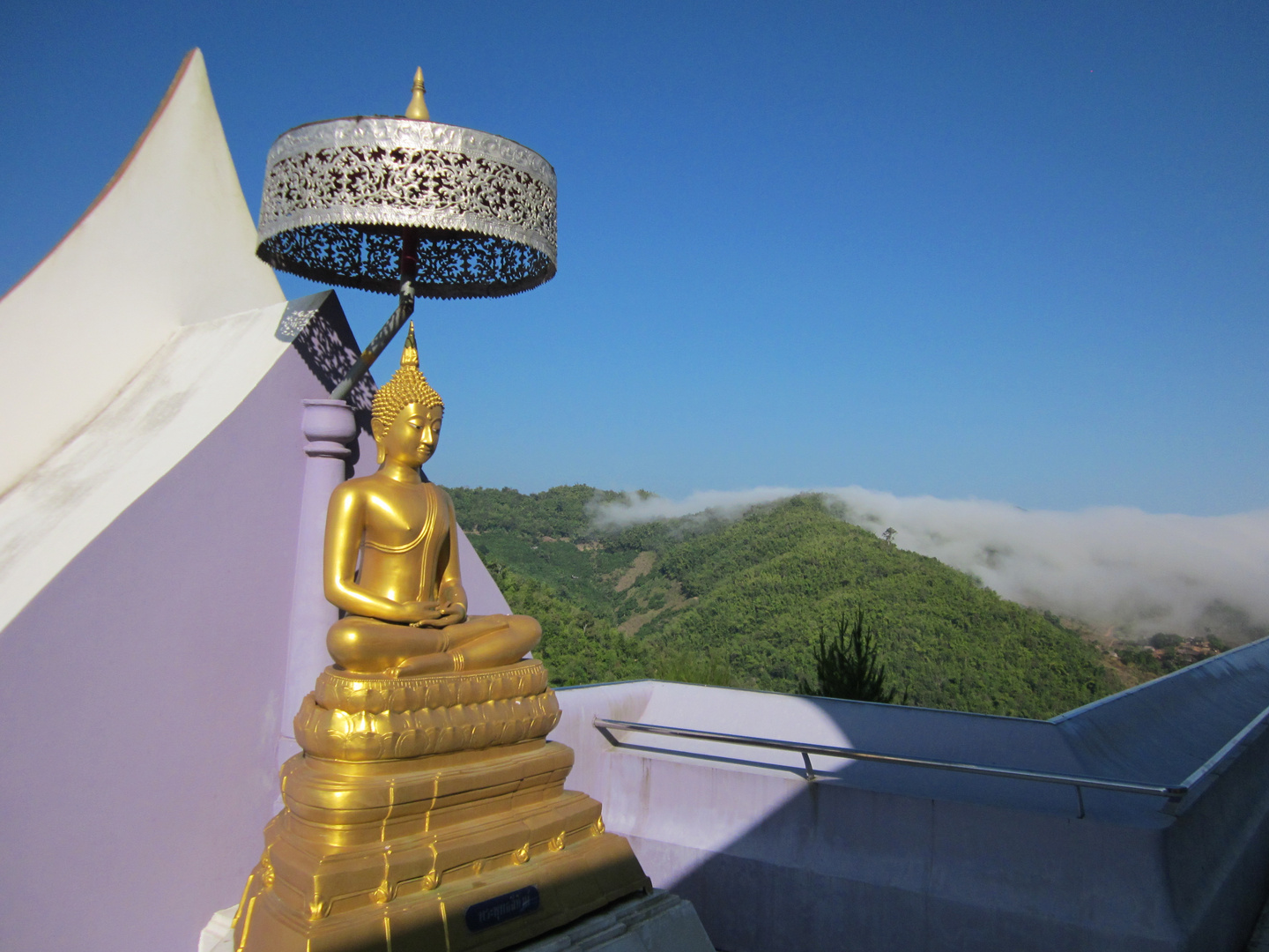 Goldener Sukothaibuddha Tempel Tathorn