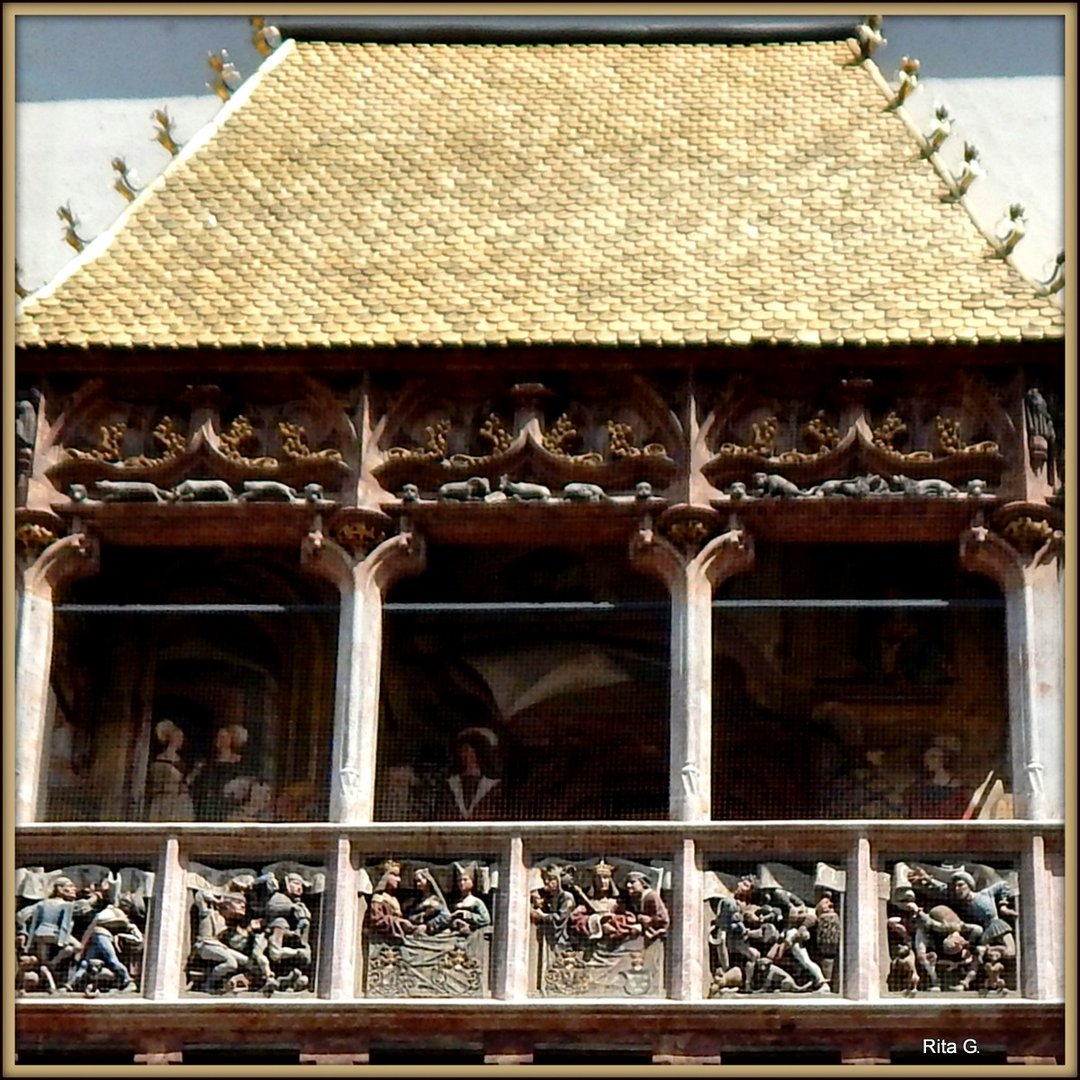 GOLDENES DACHL