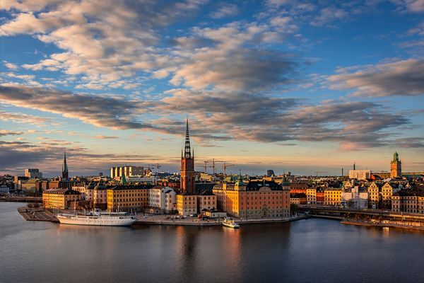 Goldenes Licht über Stockholm