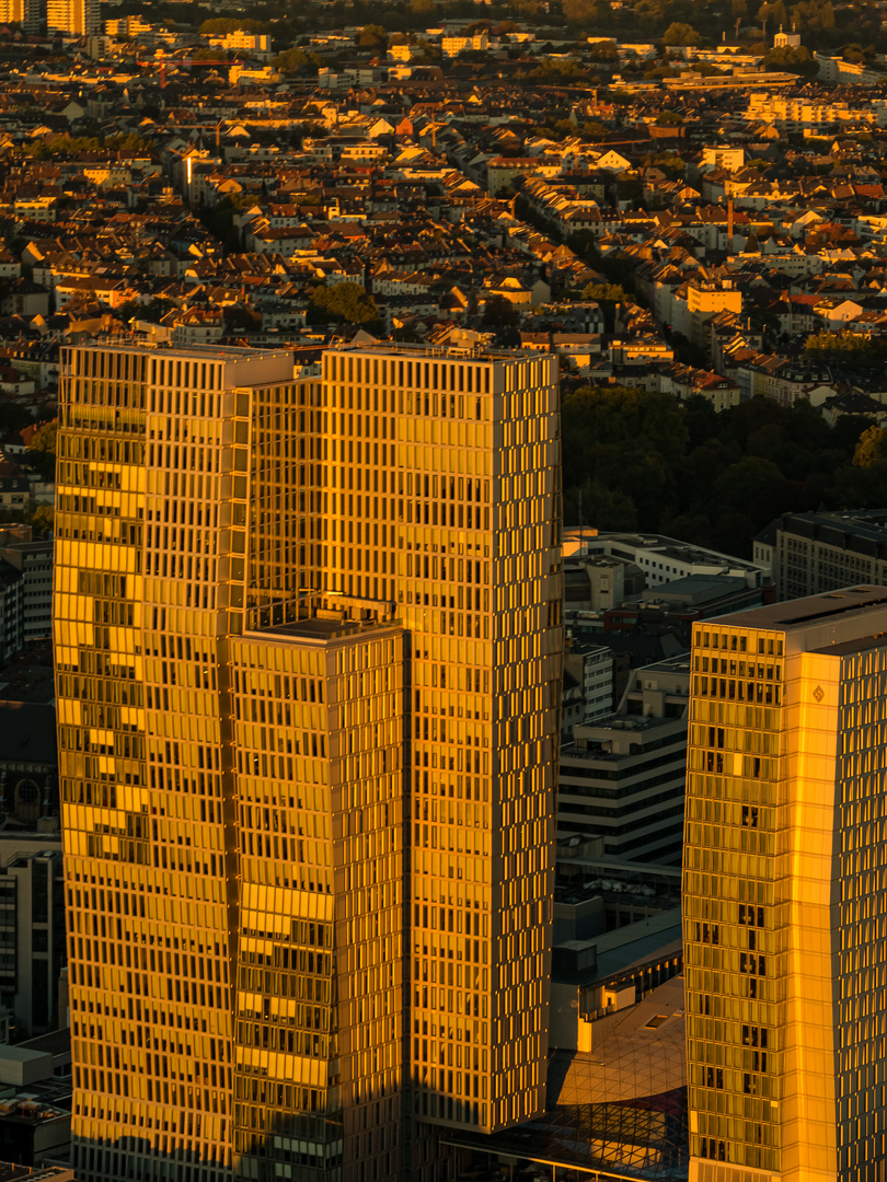 Goldenes Mainhattan