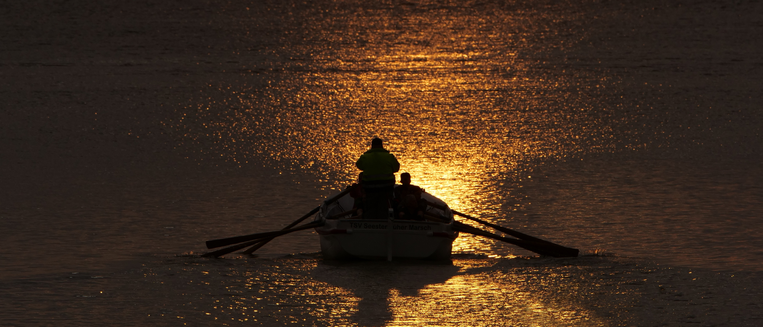 ... goldenes Wasser ...