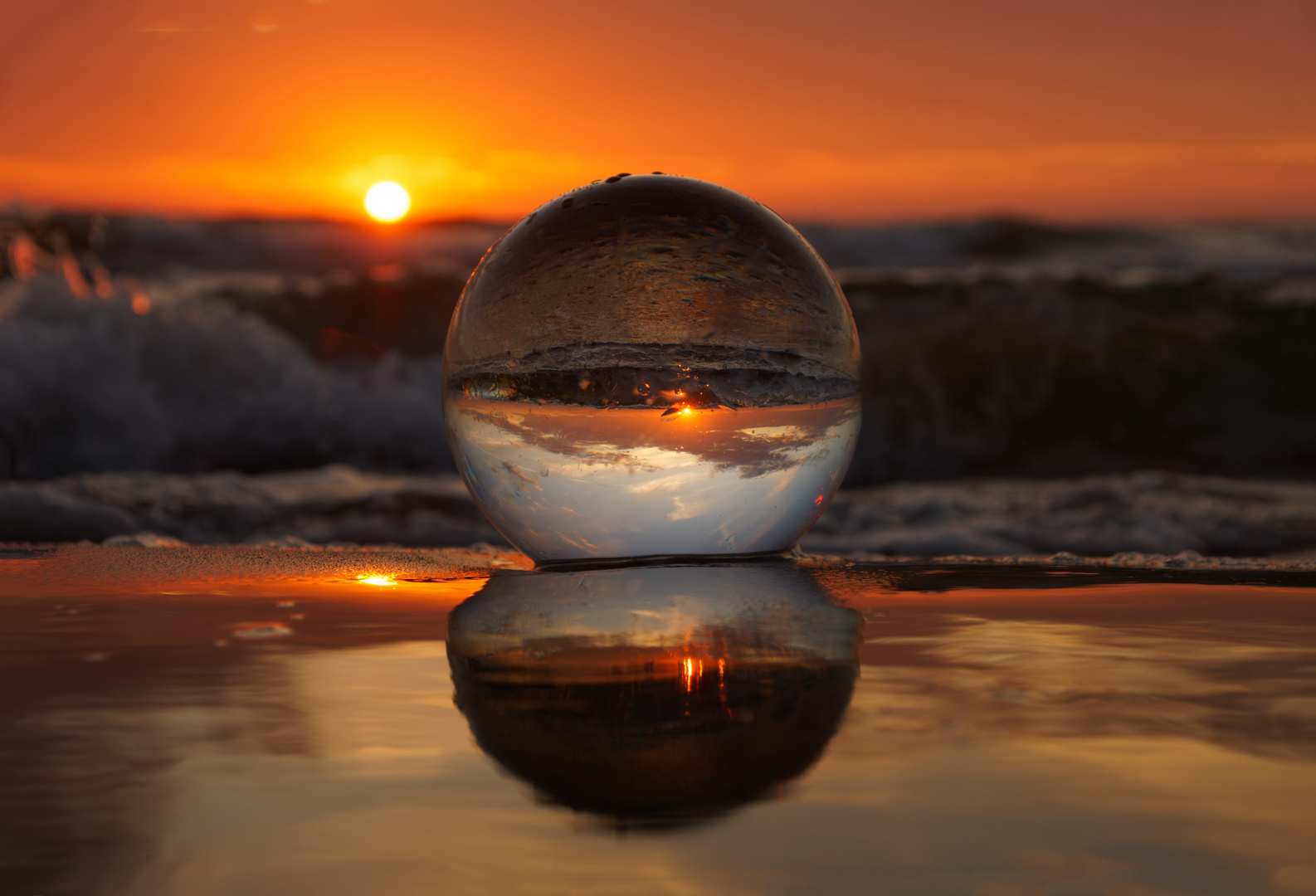 Goldkugel - Sonnenuntergang an der Nordsee in Dänemark