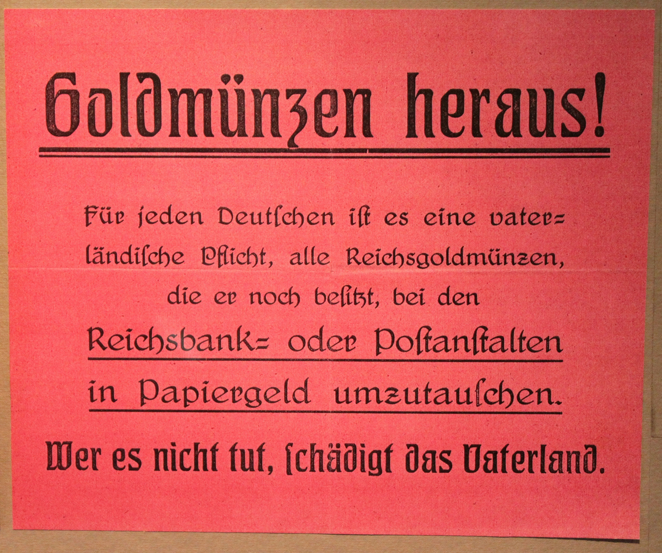 Goldmünzen heraus