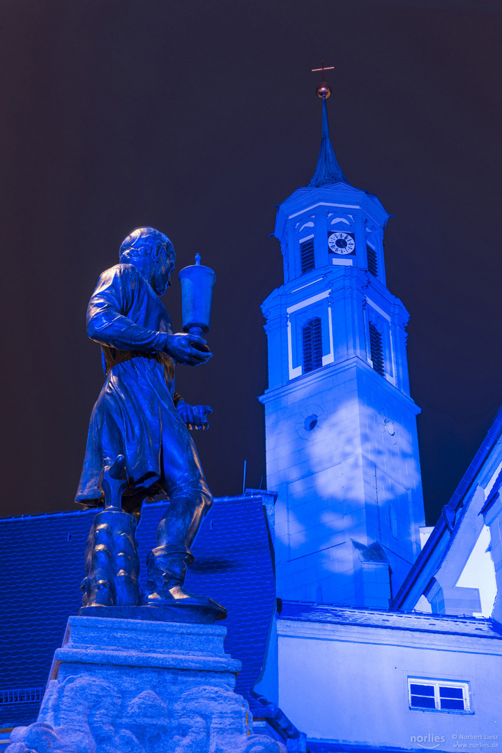 Goldschmiedebrunnen mit Annakirche