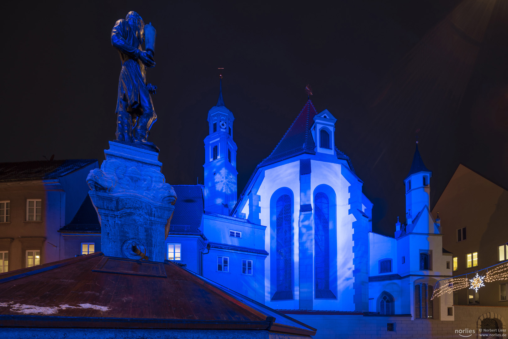 Goldschmiedebrunnen und Annakirche